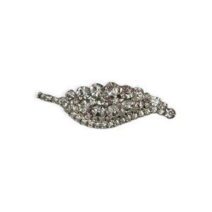 Vintage Rhinestone Leaf Brooch, Silver tone metal, Clear stone.‎